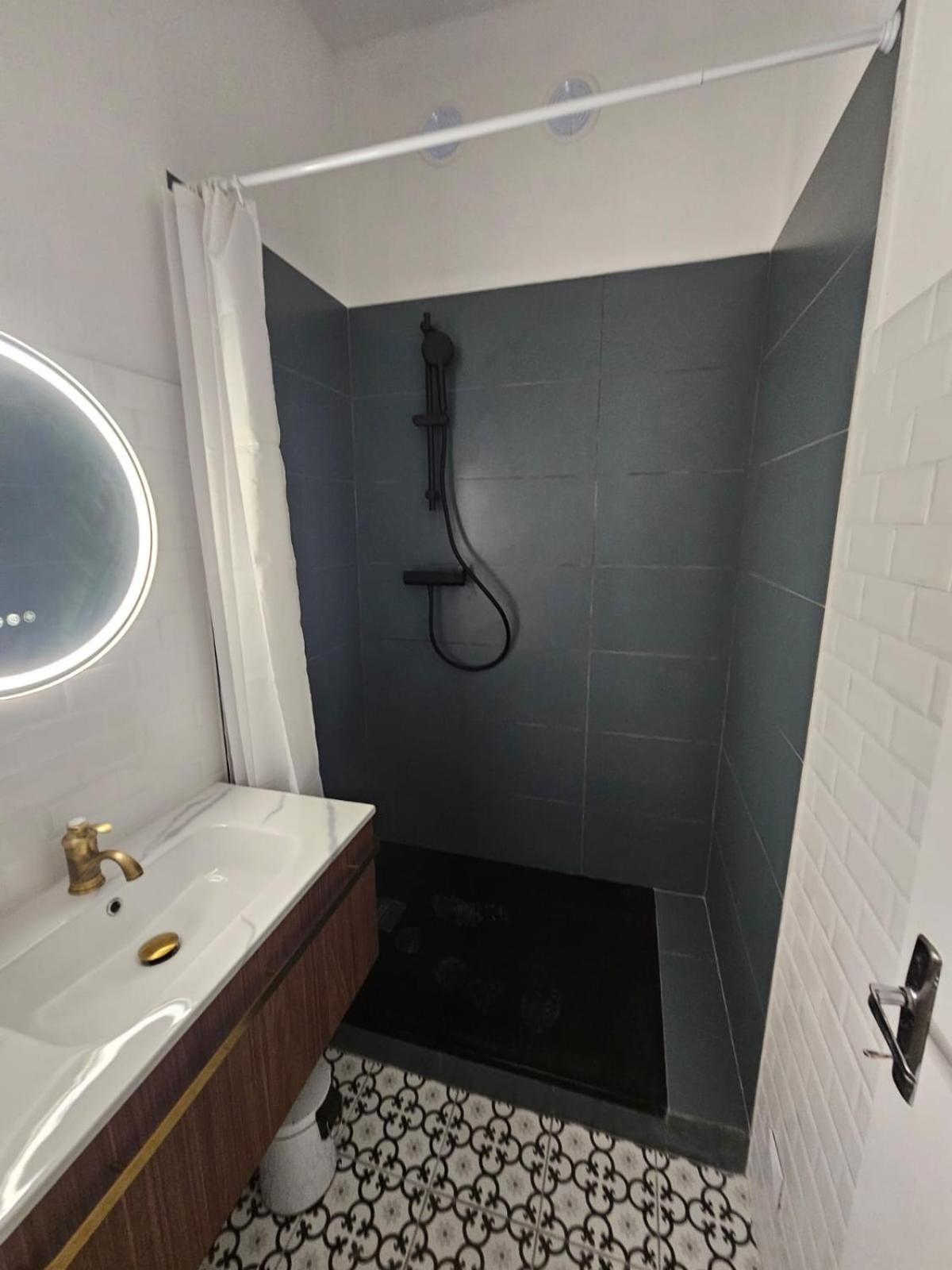 Magnifique Grand 30M2 Refait A Neuf En 2025 Lumineux 4 Couchages Hyper Centre Corte 13 Cours Paoli Wifi Tv Lave Linge Exterior foto